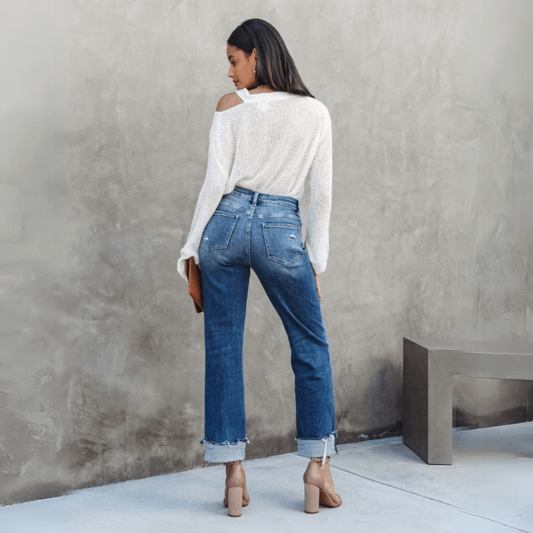 Comfortable Women's Jeans with Relaxed Fit and Pockets